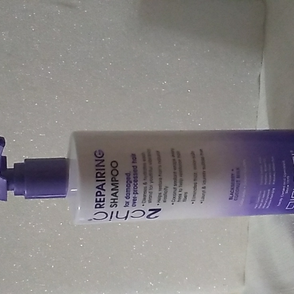Giovanni 2 Chic Repairing Shampoo Damage Hair With Blackberry Coconut 24 fl oz.